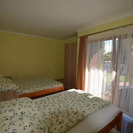 Casa de Férias Domyletnie Maly Dom 46 M2 Z Ogrodzona Dzialka Sarbinowo