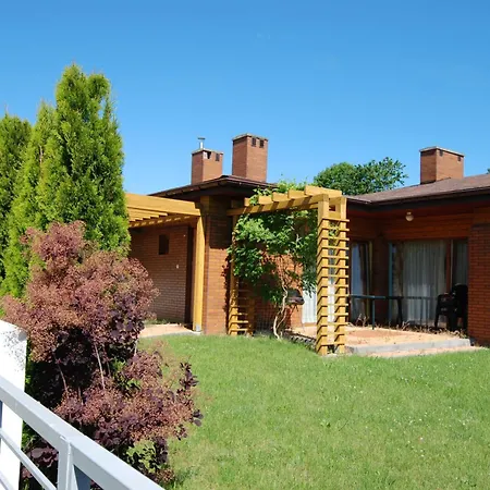 Casa de Férias Domyletnie Maly Dom 46 M2 Z Ogrodzona Dzialka