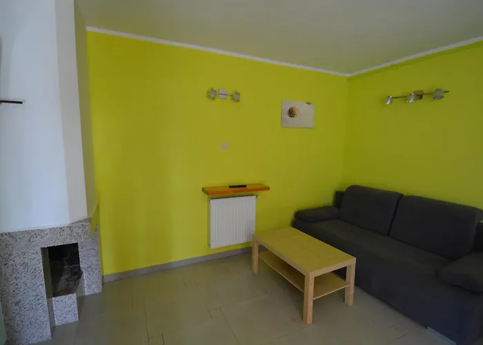 Casa de Férias Domyletnie Maly Dom 46 M2 Z Ogrodzona Dzialka