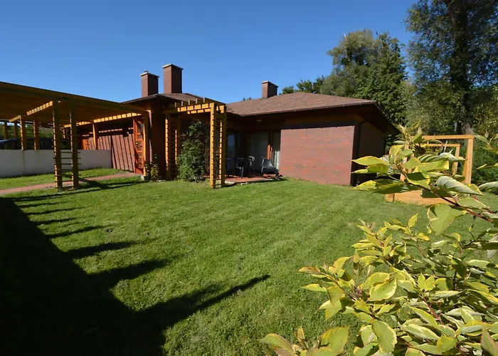 Domyletnie Maly Dom 46 M2 Z Ogrodzona Dzialka Casa de Férias